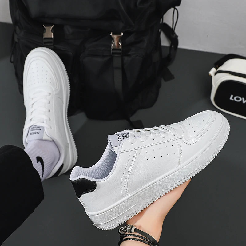 Męskie Klasyczne Sneakersy z Perforacją