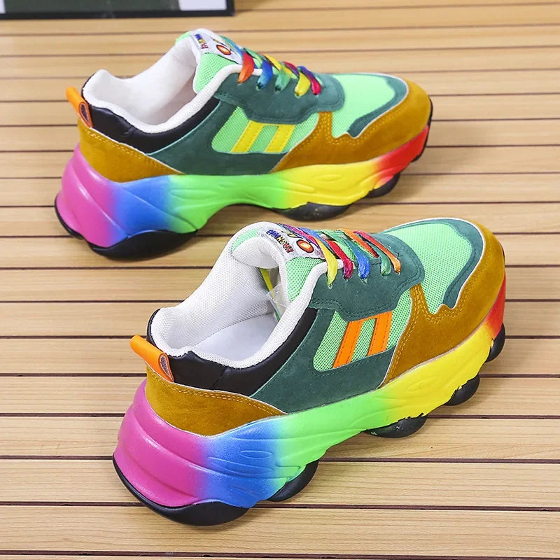 Kolorowe sneakersy damskie na platformie – sportowy styl