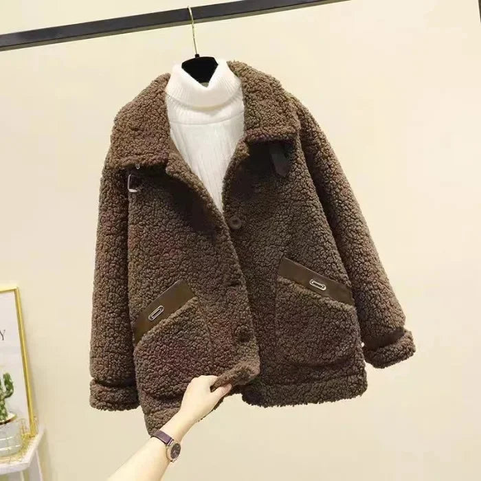 Damska kurtka z barankiem – ciepła kurtka teddy z kołnierzem i kieszeniami