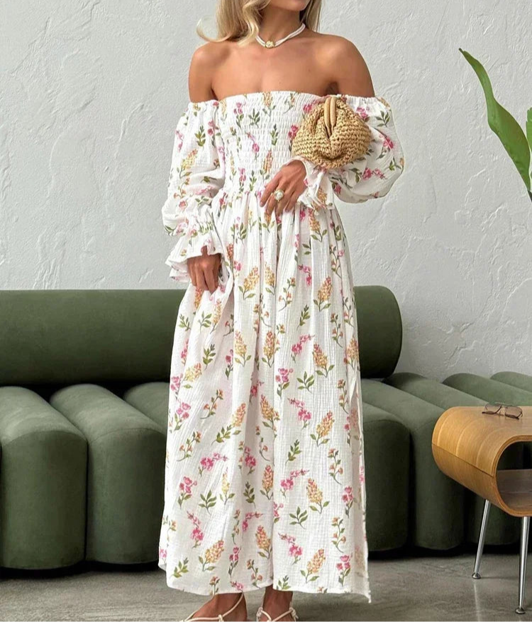 Letnia sukienka muślinowa hiszpanka midi w kwiaty – z bufiastymi rękawami i marszczeniem