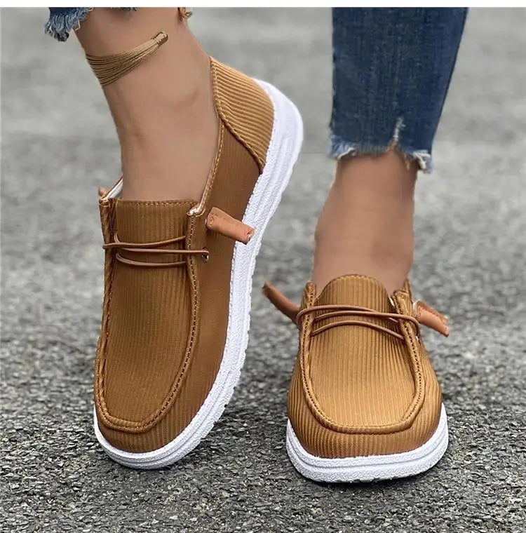 Damskie buty wsuwane z tkaniny – lekkie i wygodne mokasyny na lato