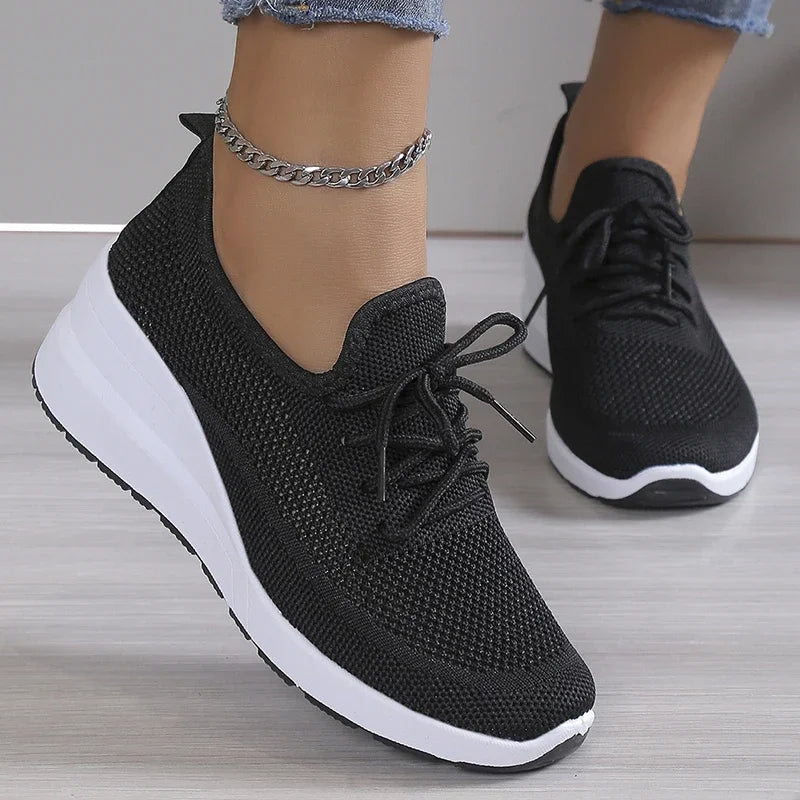 Ortopedyczne damskie buty sportowe na platformie – lekkie sneakersy z siateczką i amortyzującą podeszwą