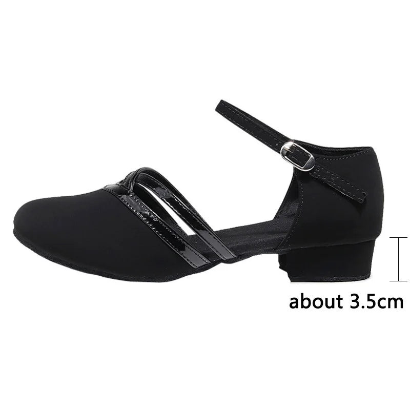 Damskie czółenka na niskim obcasie z paskami i zapięciem na kostce – eleganckie i wygodne