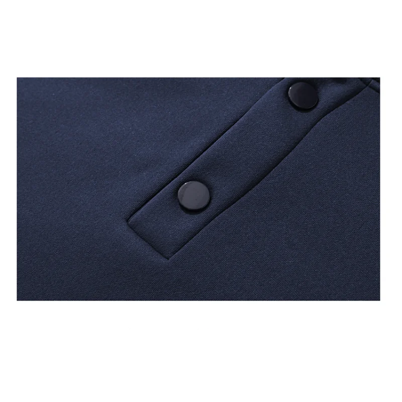 Męska bluza sportowa z kapturem i guzikami – wygodna i stylowa na co dzień