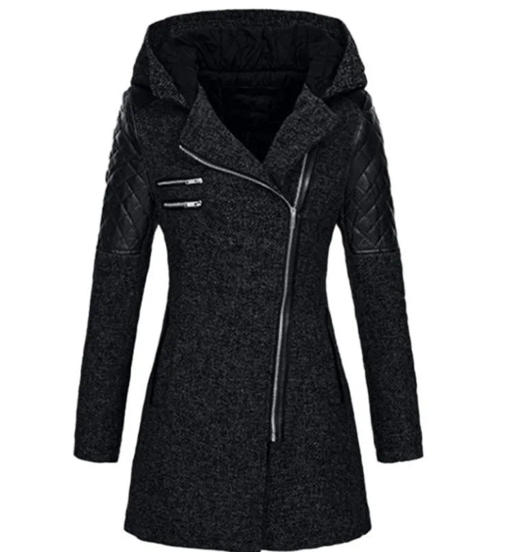 Damski płaszcz z kapturem i ekoskórzanymi rękawami – asymetryczny zamek