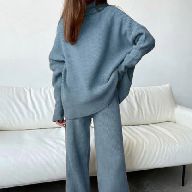 Damski komplet dzianinowy: oversize sweter i spodnie szerokie nogawki