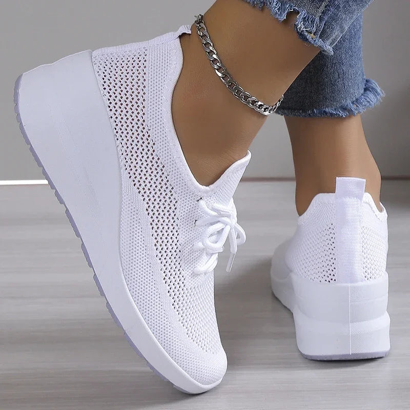 Ortopedyczne damskie buty sportowe na platformie – lekkie sneakersy z siateczką i amortyzującą podeszwą