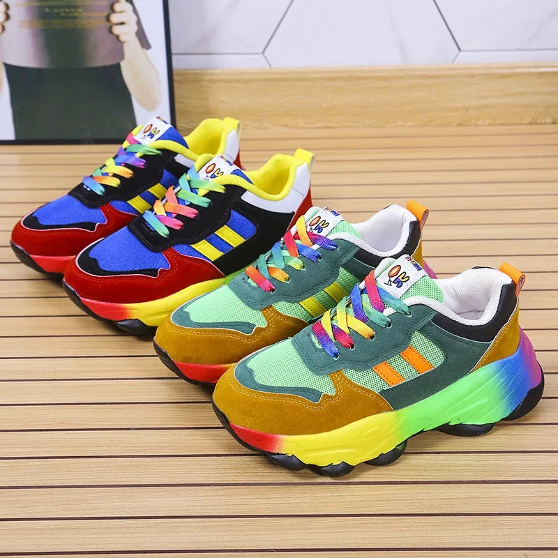 Kolorowe sneakersy damskie na platformie – sportowy styl
