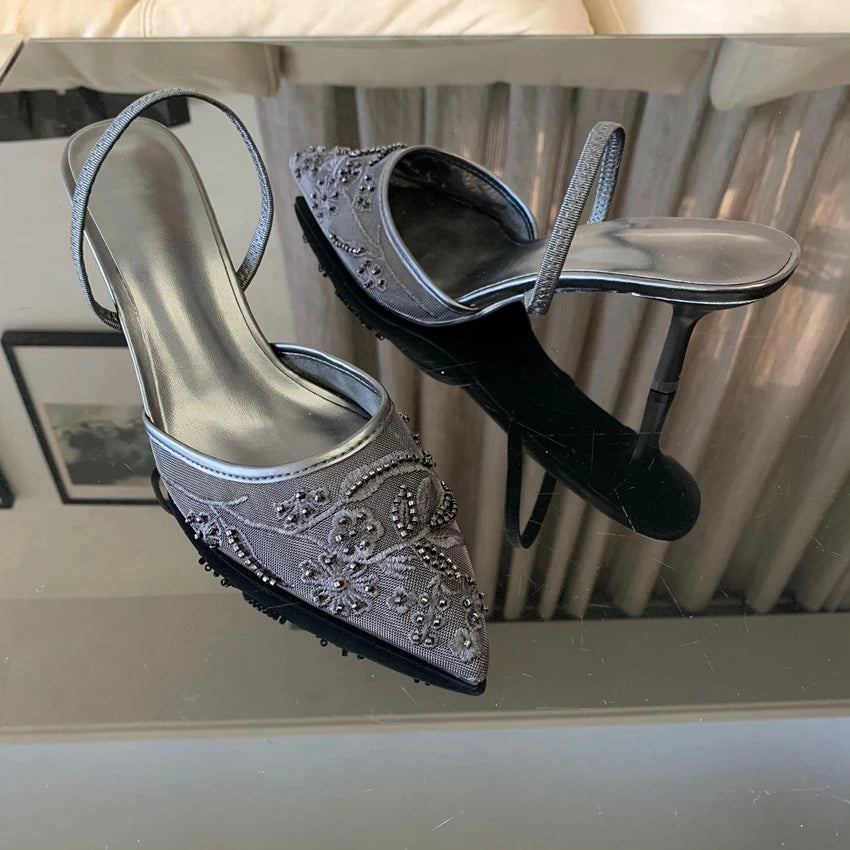 Damskie Czółenka Slingback z Haftowaną Siateczką – Eleganckie Szpilki z Noskiem w Szpic