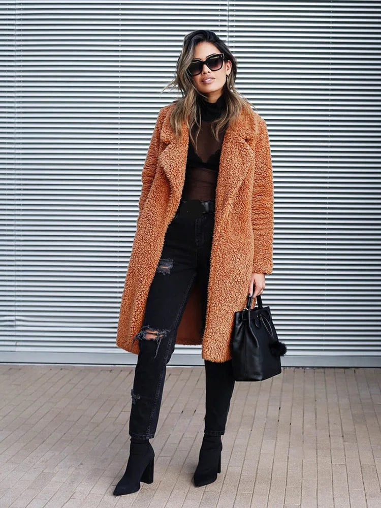 Damski płaszcz typu teddy bear – miękki i ciepły na jesień i zimę