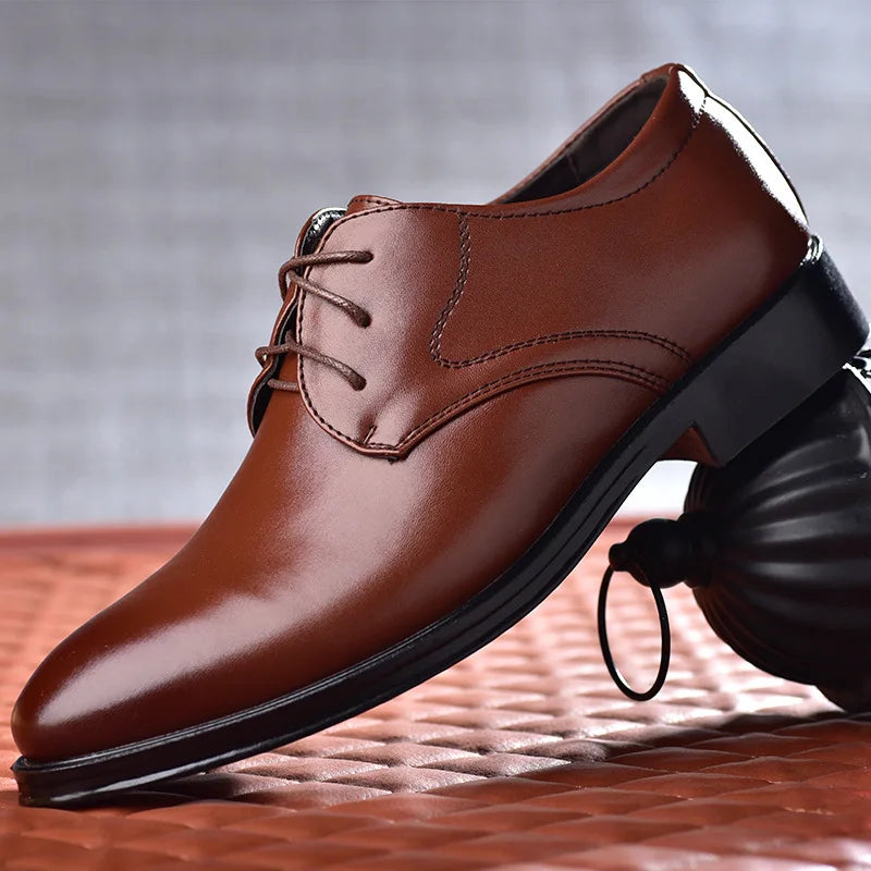 Męskie eleganckie półbuty sznurowane – idealne do garnituru i na wesele