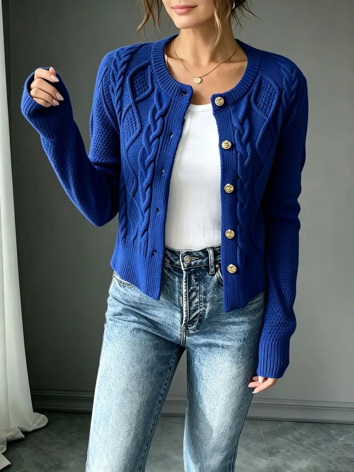 Damski Kardigan Dzianinowy Zapinany na Guziki z Warkoczowym Splotem