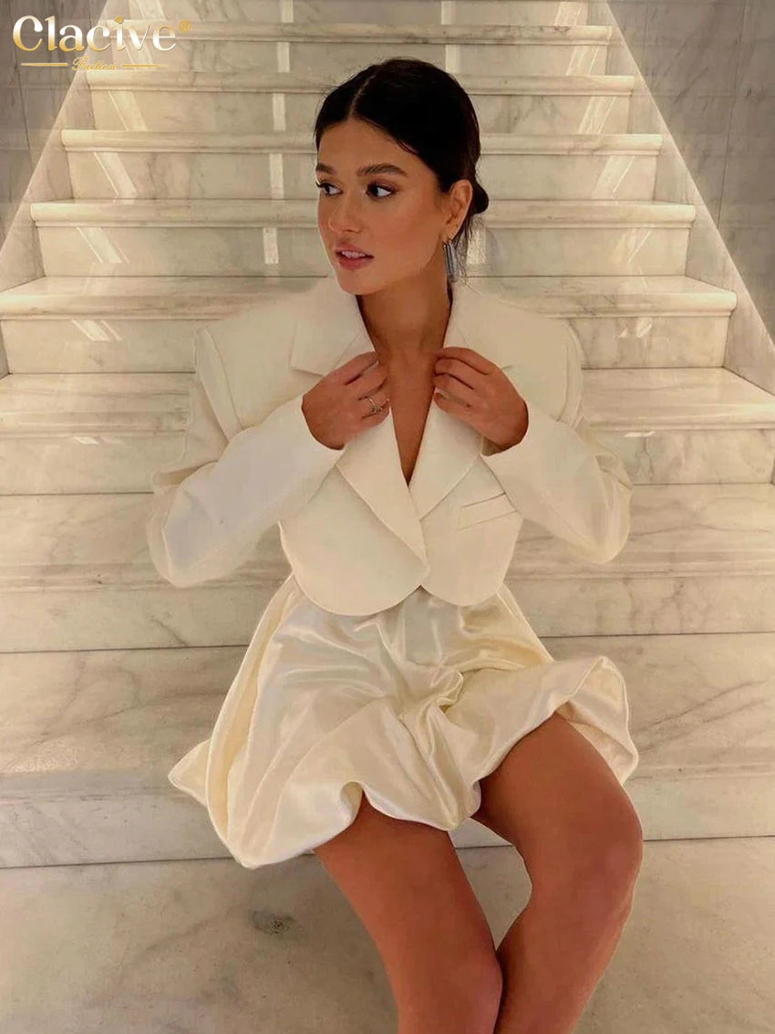 Elegancka satynowa spódniczka rozkloszowana