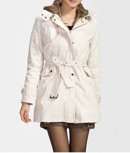 Damska parka zimowa z futerkiem i paskiem – ciepło i styl w jednym