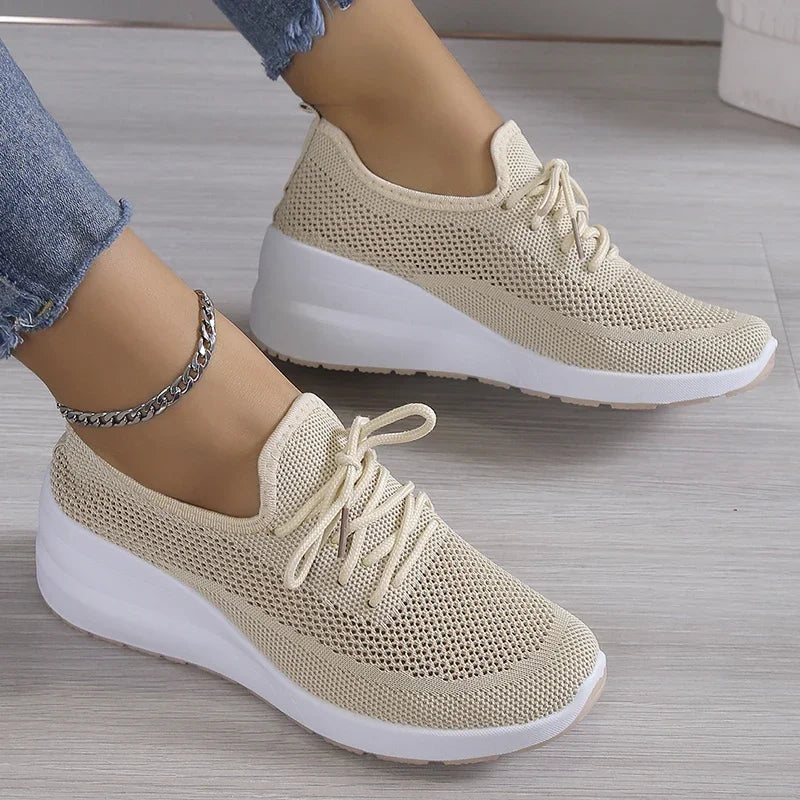 Ortopedyczne damskie buty sportowe na platformie – lekkie sneakersy z siateczką i amortyzującą podeszwą