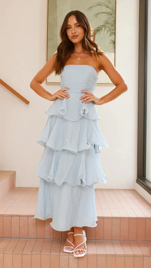 Sukienka Maxi Bandeau z Falbanami – Elegancka Sukienka Wieczorowa i Weselna