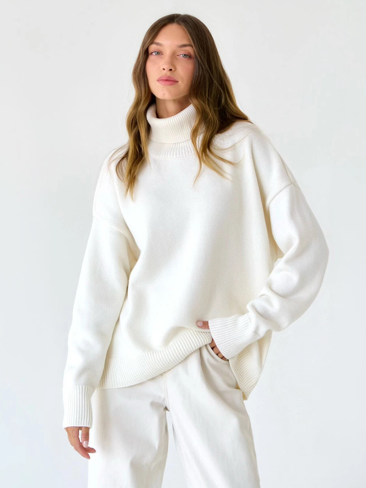 Damski sweter z golfem oversize – ciepły i miękki na jesień i zimę