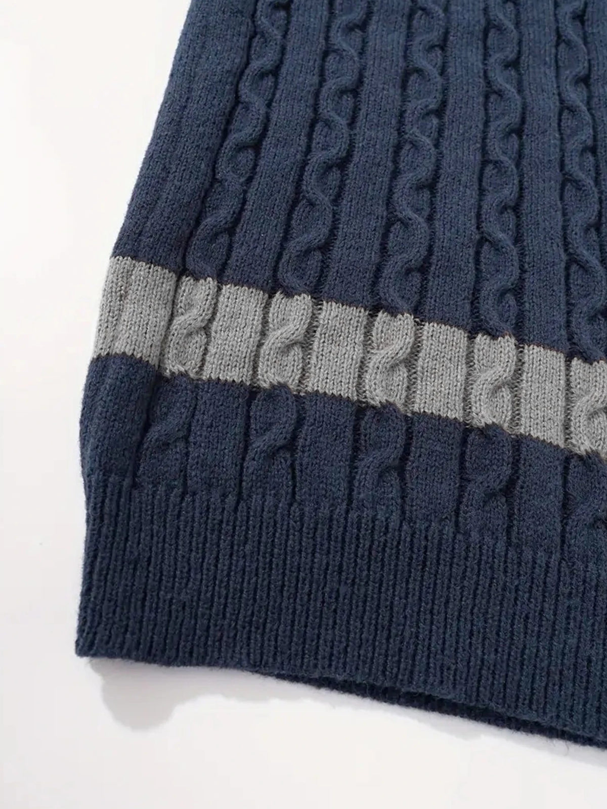 Męski Sweter Warkoczowy z Okrągłym Dekoltem i Długim Rękawem