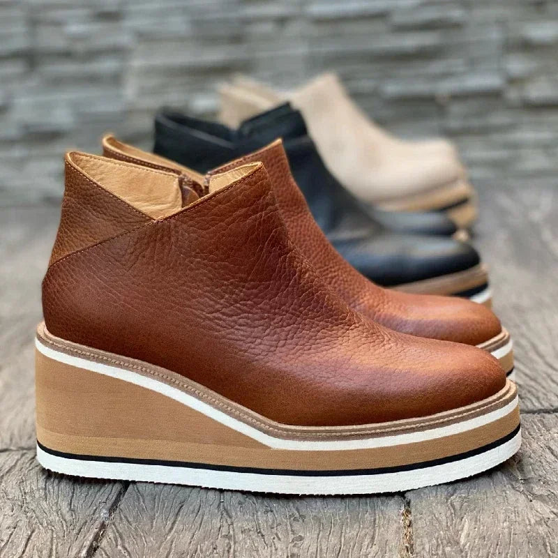 Damskie botki na koturnie – skórzane botki na platformie z okrągłym noskiem i zamkiem