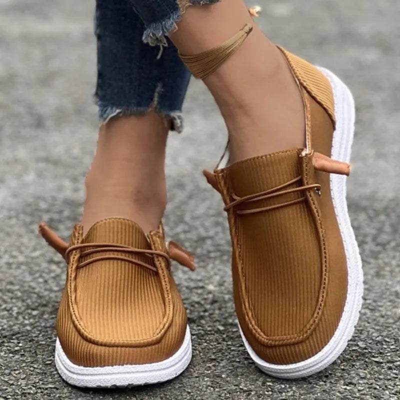 Damskie buty wsuwane z tkaniny – lekkie i wygodne mokasyny na lato