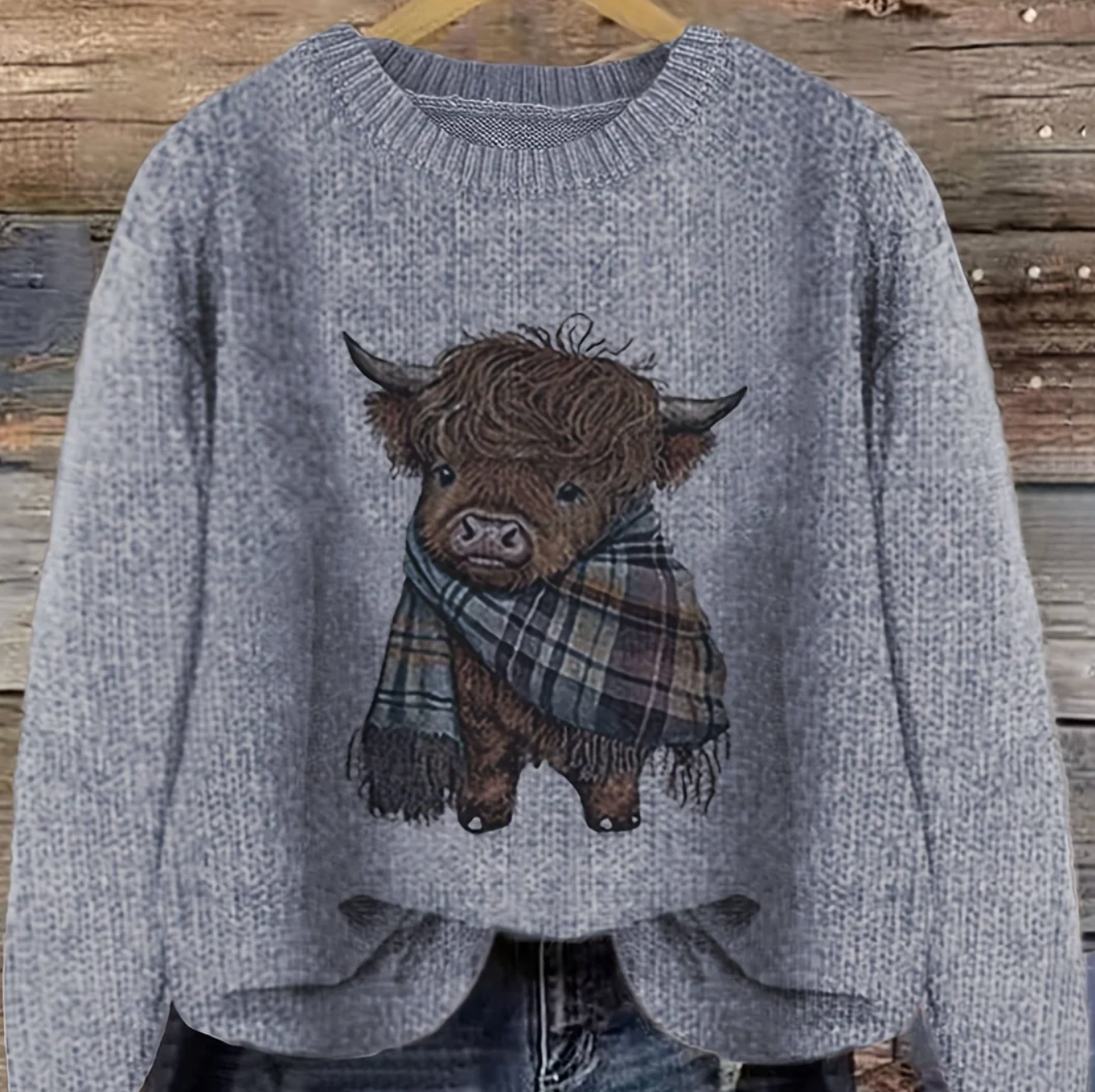 Damski Sweter z Nadrukiem Krowy Highland i Okrągłym Dekoltem