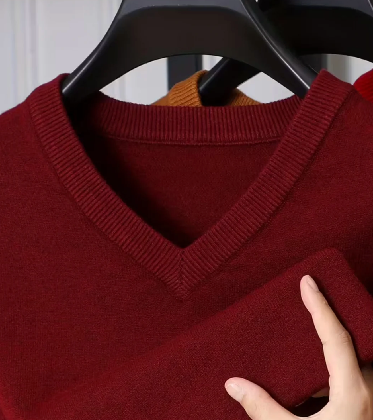 Męski Sweter z Dekoltem V i Długim Rękawem
