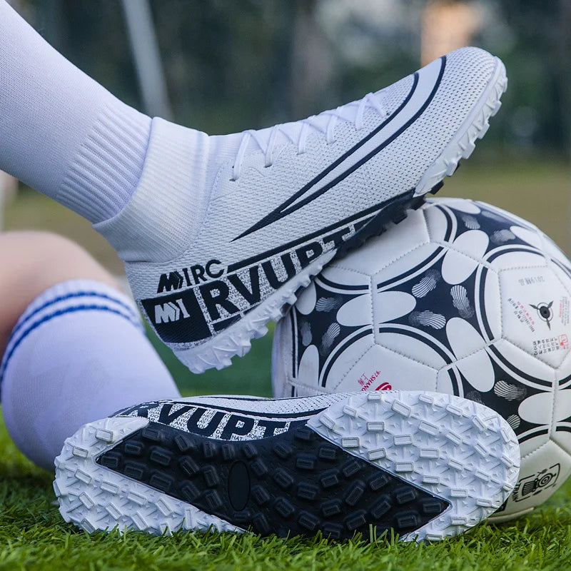 Buty piłkarskie z gradientową grafiką