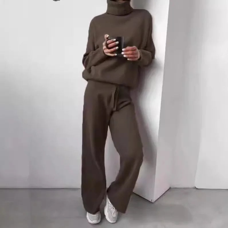 Damski komplet dresowy z dzianiny – sweter z golfem + spodnie z szeroką nogawką