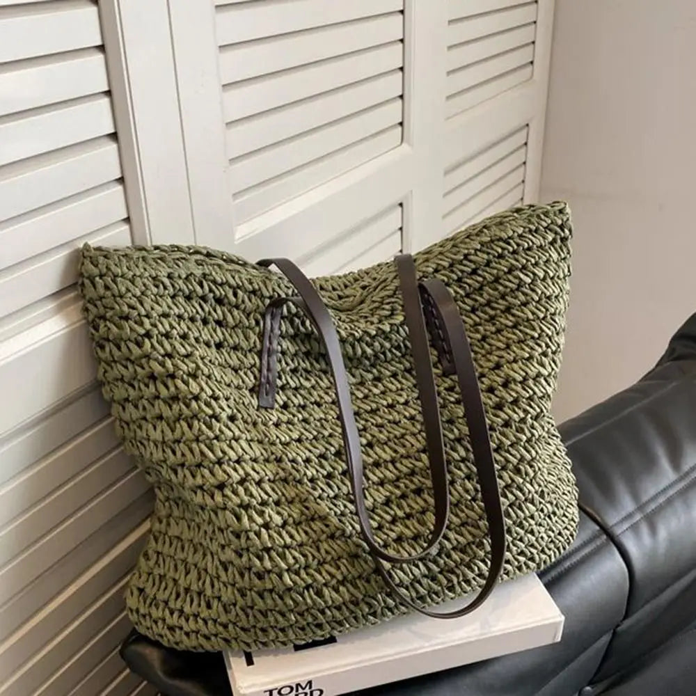 Duża pleciona torba plażowa – stylowa shopperka z naturalnego tworzywa