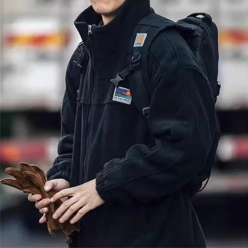 Męska bluza polarowa z wysokim kołnierzem – lekka, ciepła i codzienna