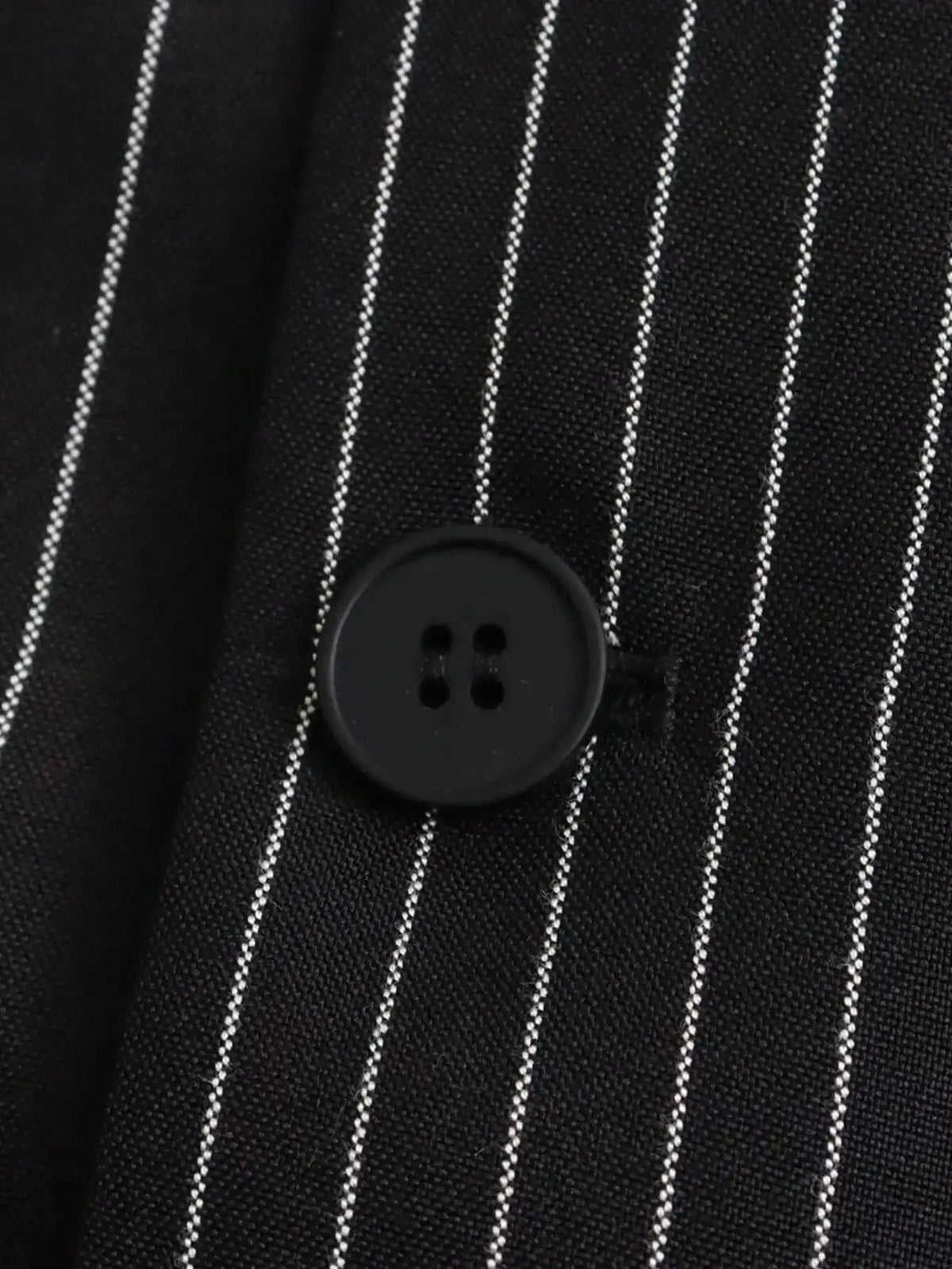 Marynarka damska w paski z klasycznym krojem