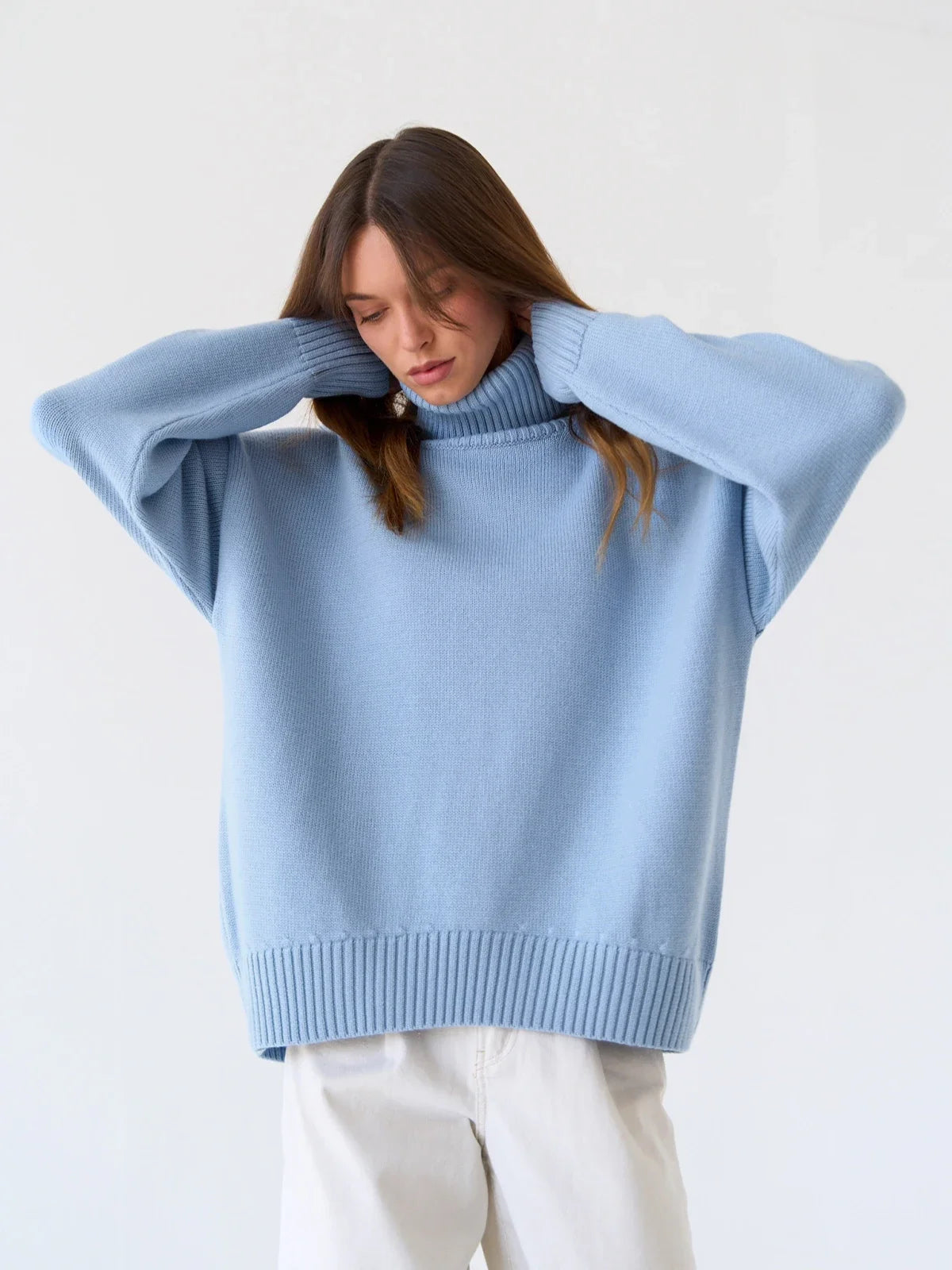 Damski sweter z golfem oversize – ciepły i miękki na jesień i zimę