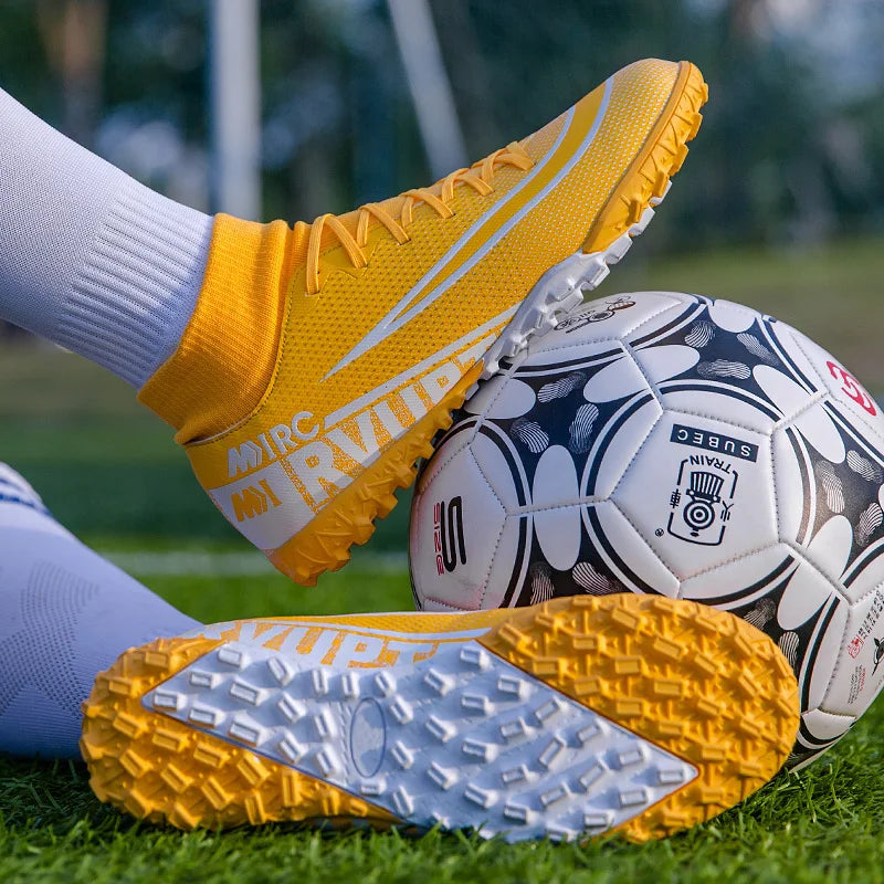 Buty piłkarskie z gradientową grafiką
