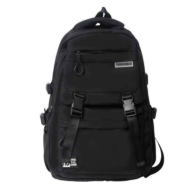 Pojemny plecak miejski z kieszeniami i klamrami