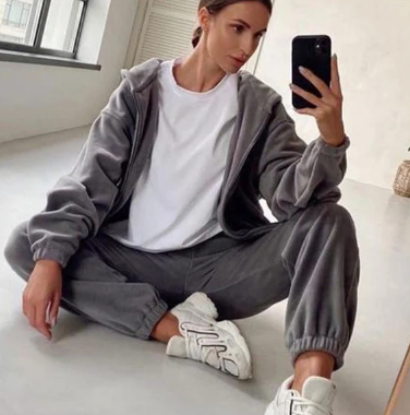 Welurowy komplet dresowy z kapturem Armin