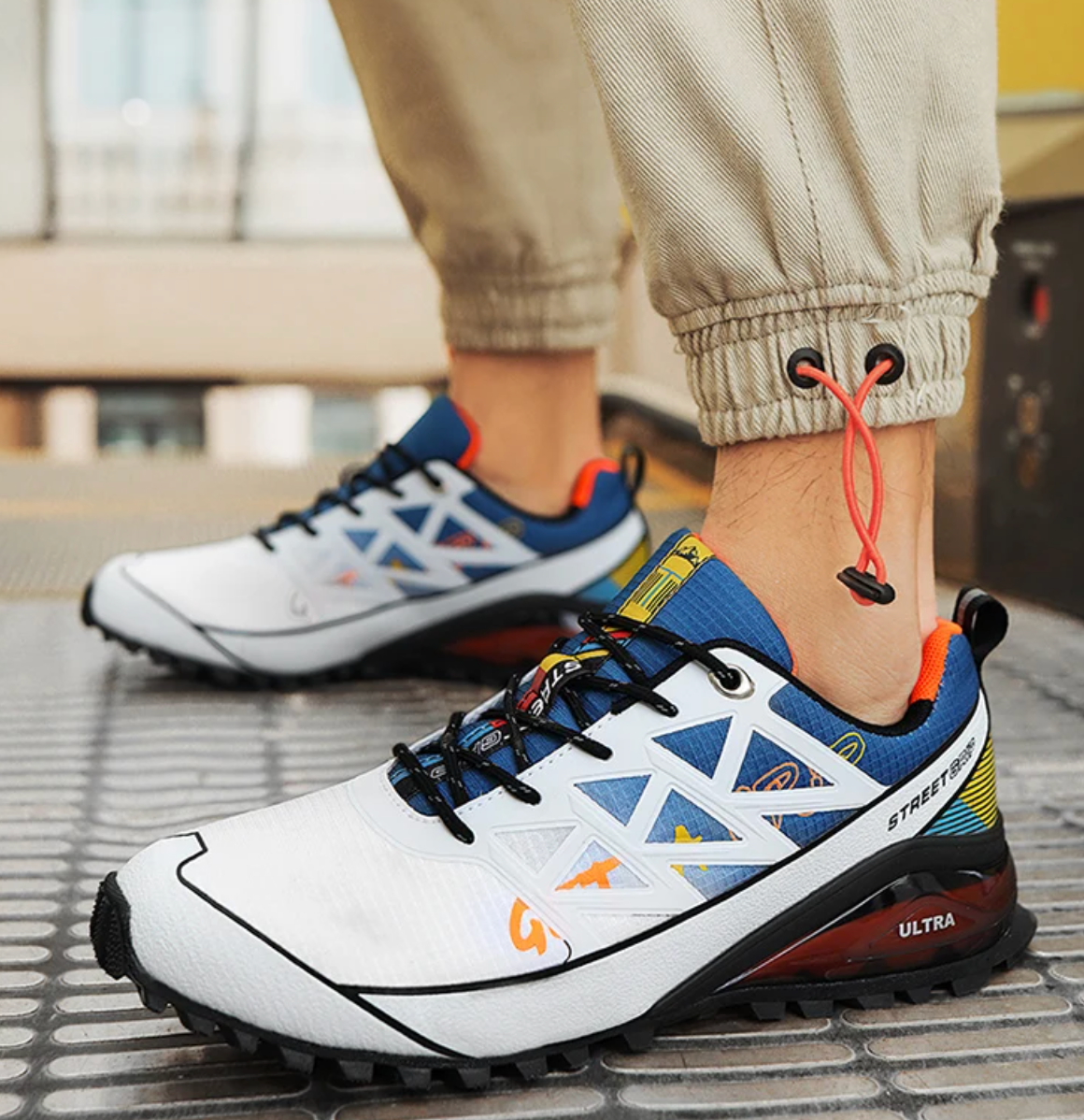 Męskie buty trekkingowe z kolorowymi detalami