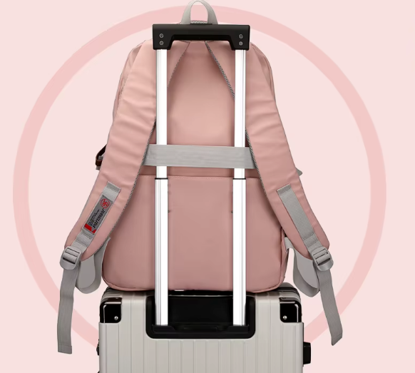 Duży plecak szkolny z wieloma kieszeniami