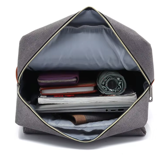 Stylowy plecak vintage z klamrami i kieszeniami