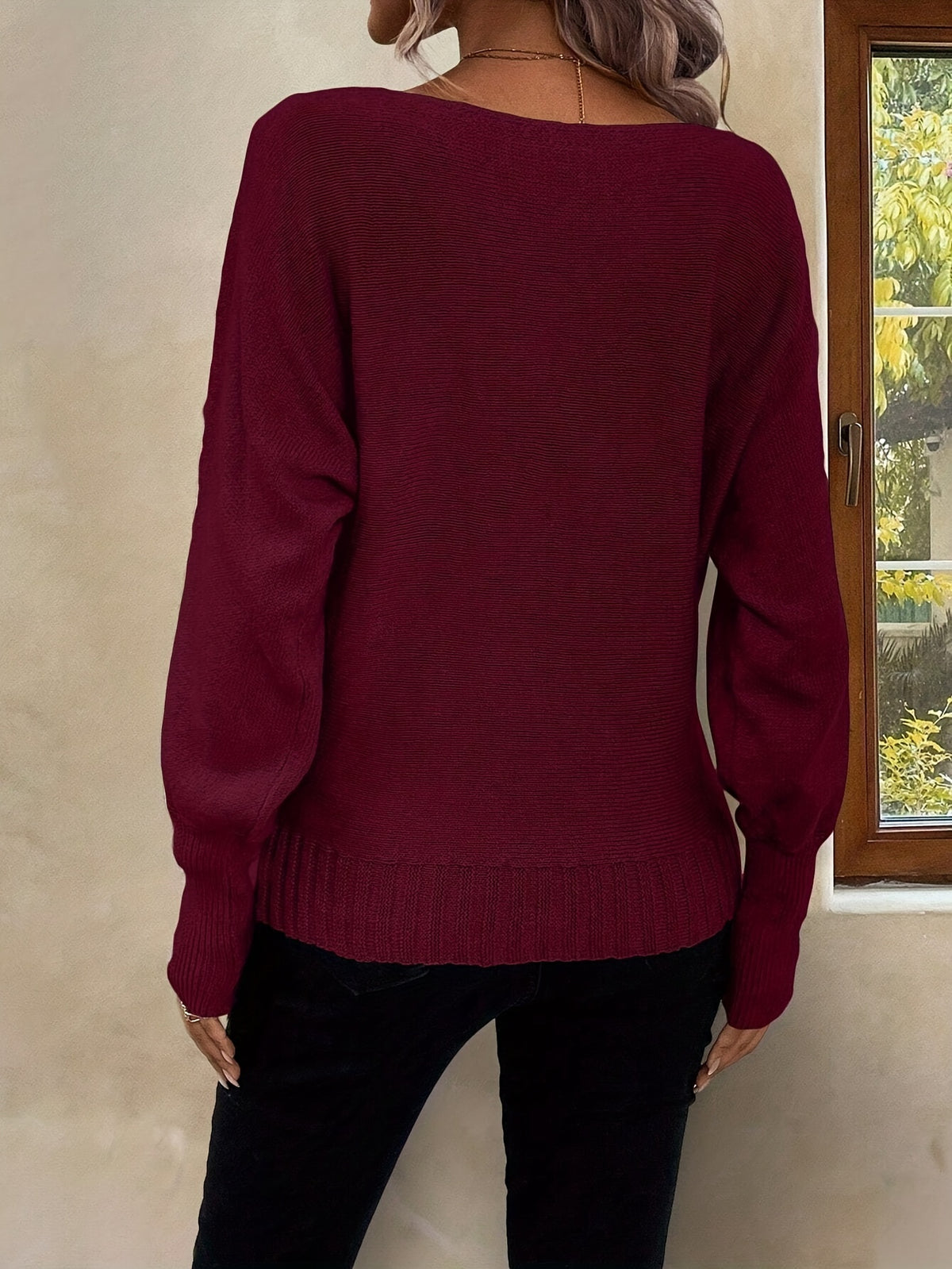 Damski sweter z szerokim dekoltem i długim rękawem