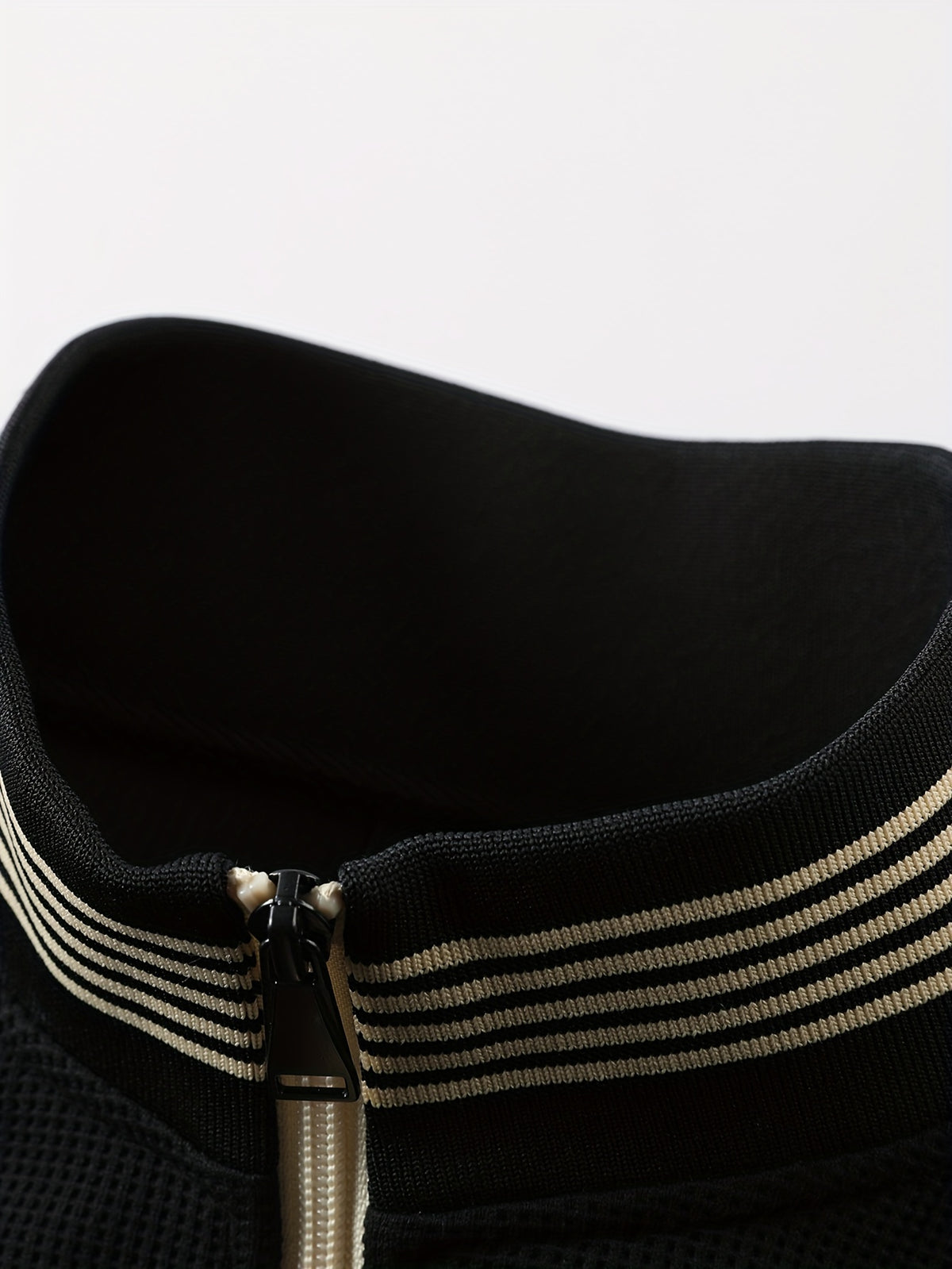 Męski Dresowy Zestaw Sportowy z Kontrastowymi Paskami