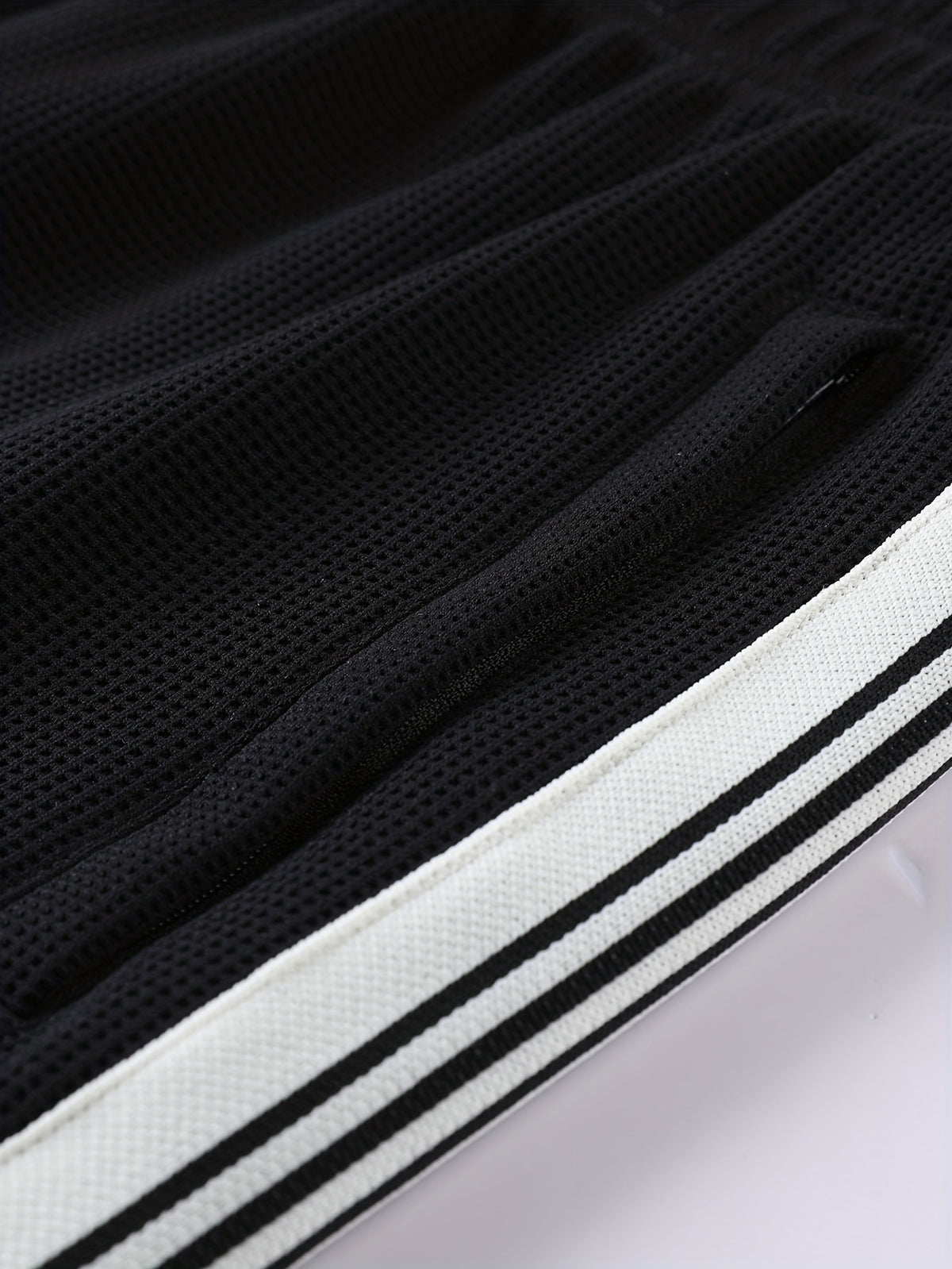 Męski Dresowy Zestaw Sportowy z Kontrastowymi Paskami