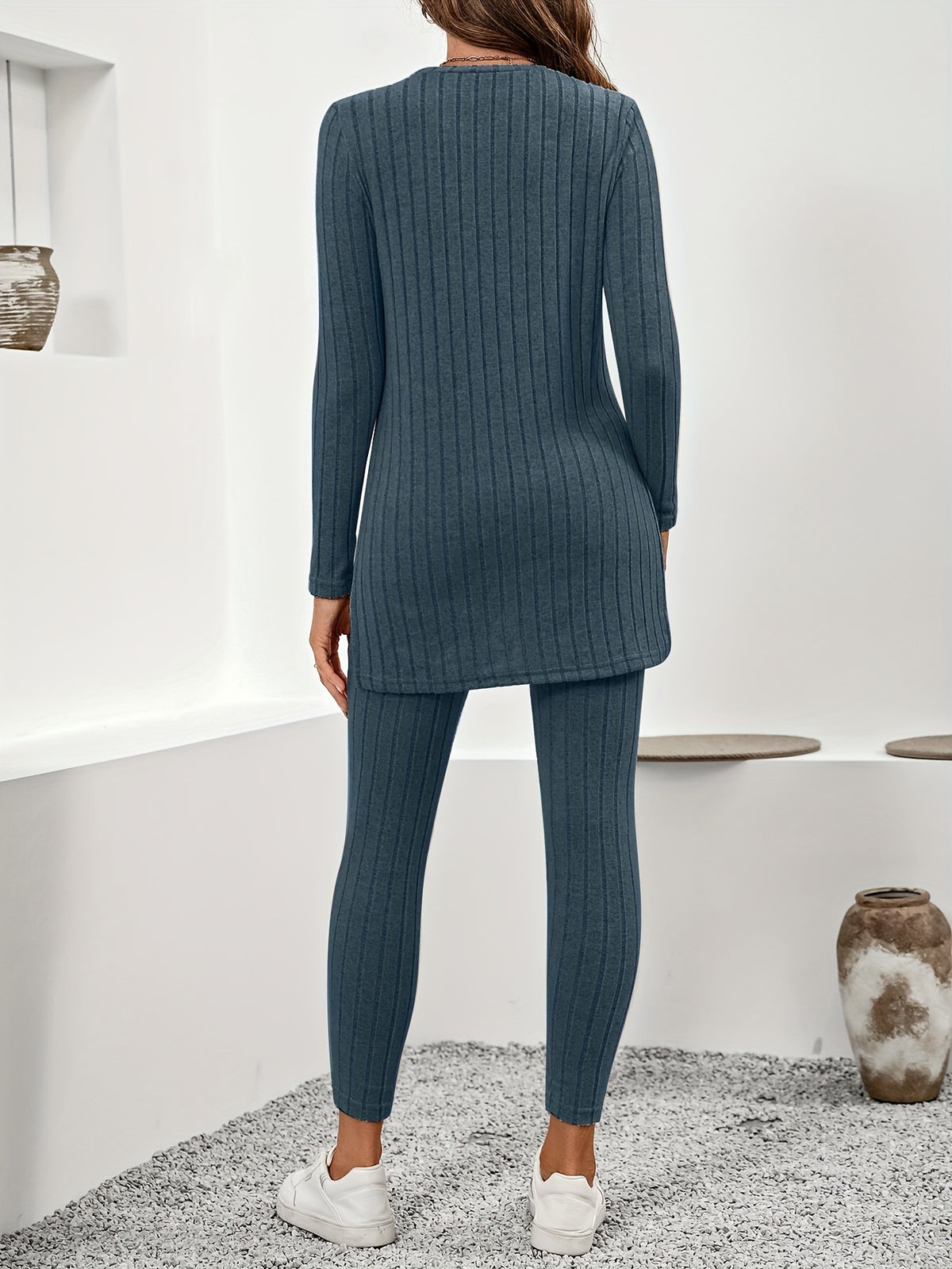 Elegancki Damski Komplet z Prążkowanej Dzianiny - Tunika i Legginsy