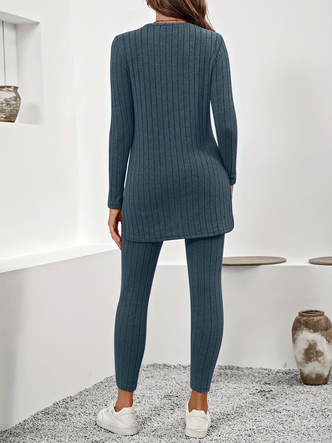Elegancki Damski Komplet z Prążkowanej Dzianiny - Tunika i Legginsy