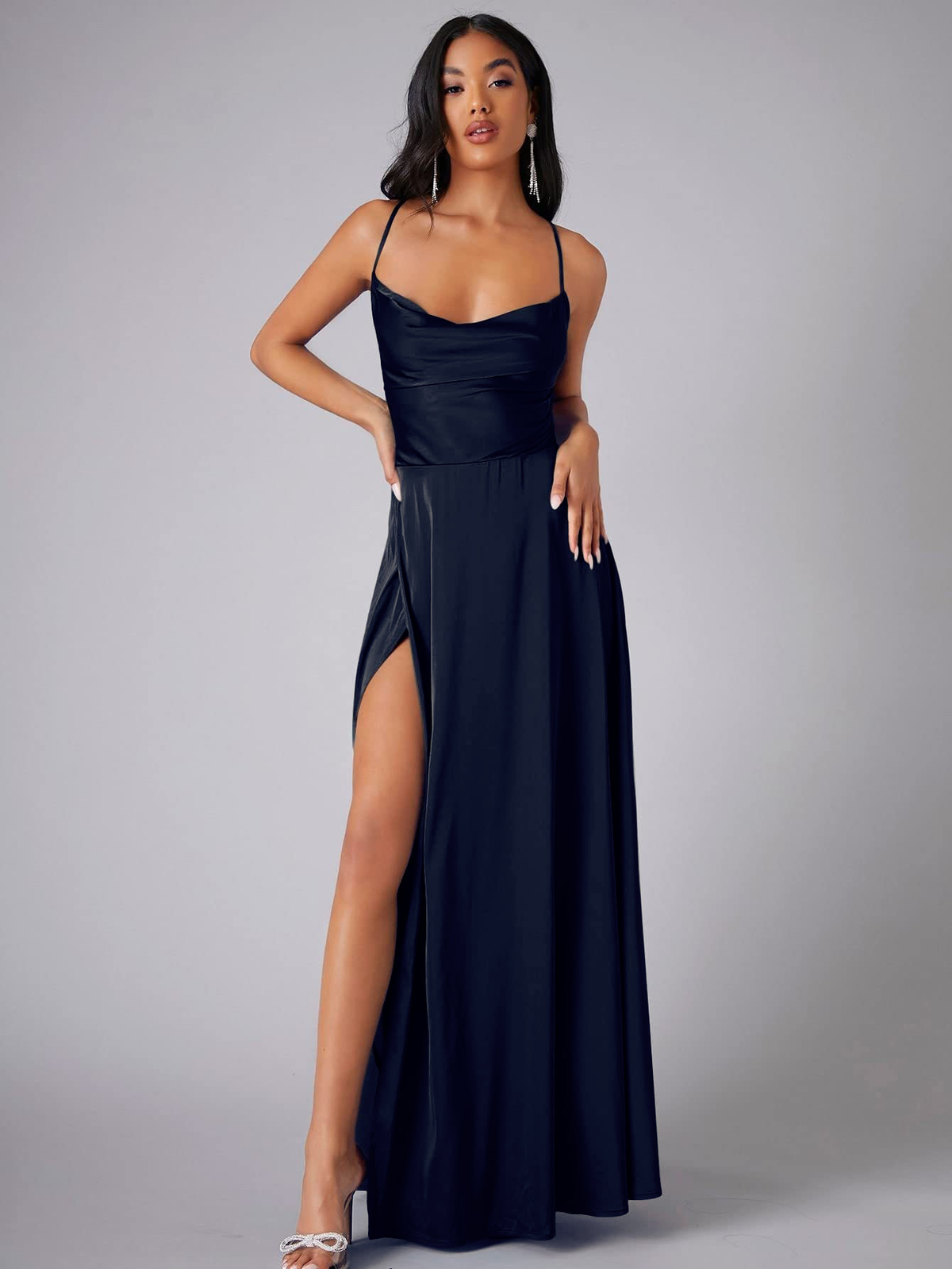 Elegancka jedwabna sukienka maxi damska