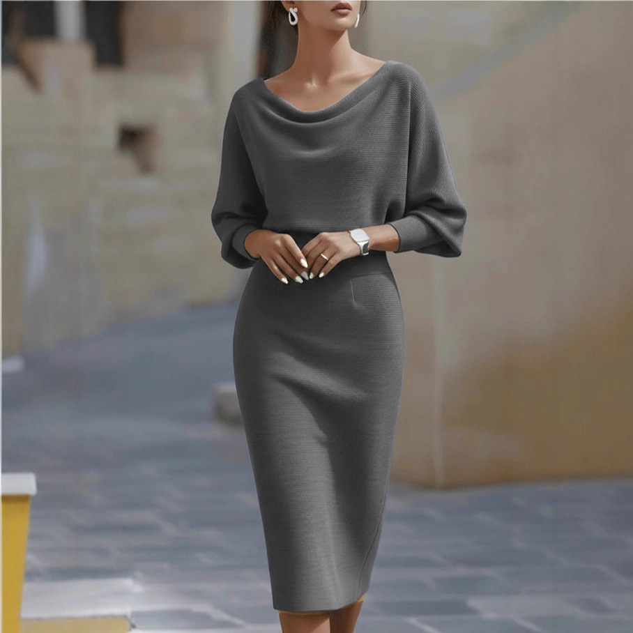Elegancka Sukienka Midi z Dekoltem Wodnym i Rękawami Kimono