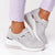 Ortopedyczne damskie sneakersy na koturnie – buty z perforowaną cholewką i amortyzującą podeszwą