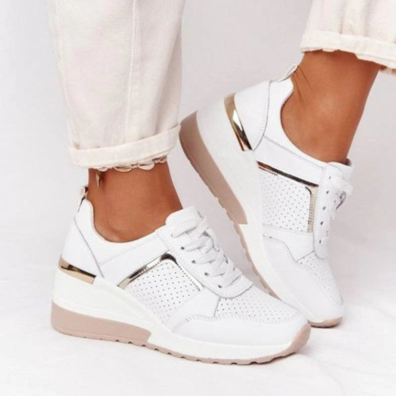 Ortopedyczne damskie sneakersy na koturnie – buty z perforowaną cholewką i amortyzującą podeszwą