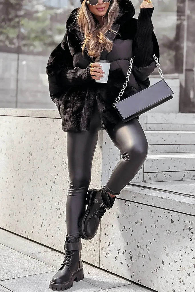 Damska puchowa kurtka z futrzanym wykończeniem i dużym kapturem – ciepło i styl w jednym