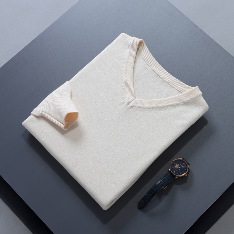 Klasyczny Męski Sweter z Dekoltem w Serek