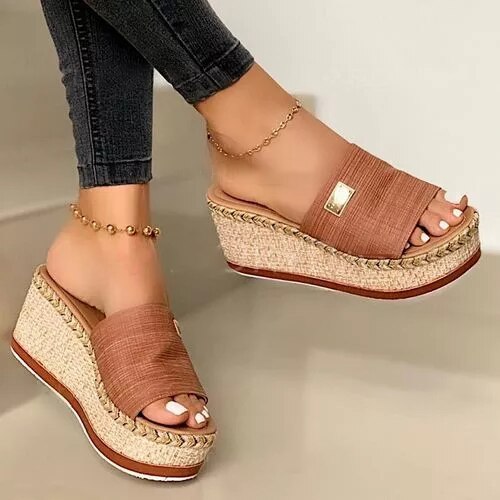 Damskie buty na koturnie – wygodne letnie klapki z plecioną podeszwą